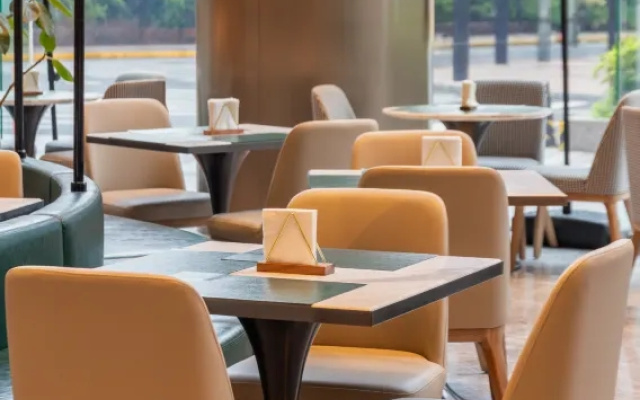 Holiday Inn Shanghai Nanjing Road - Image 5
