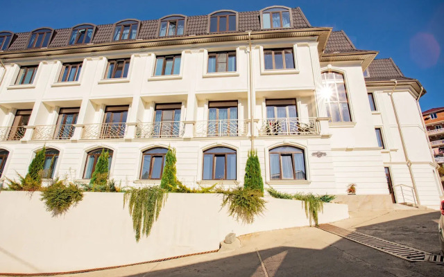 Na Fermerskom pereulke Sochi Flat