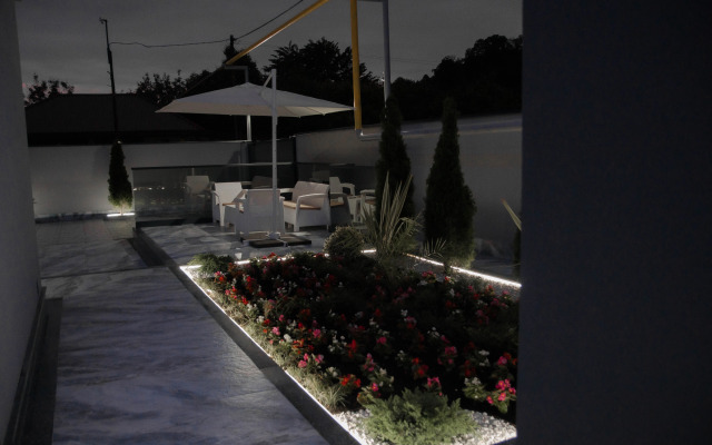 Vzlyot Guest House
