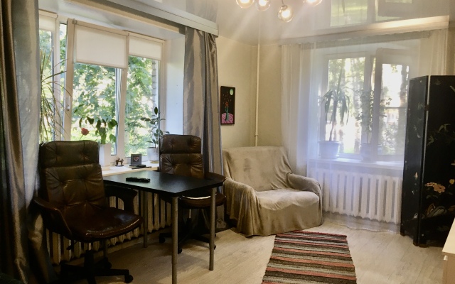 V Petergofe posutochno Flat
