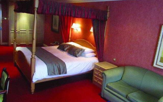 Consort Hotel