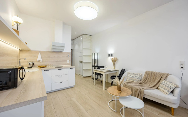 Alis v ZhK Hedlajner 493 Apartments