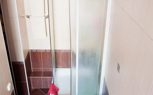 (2-Komnatny) V Tsentpe Na Ploschadi Pevolyutsii Flat