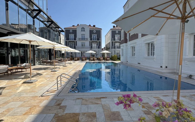 Lamer Sea Breeze Resort