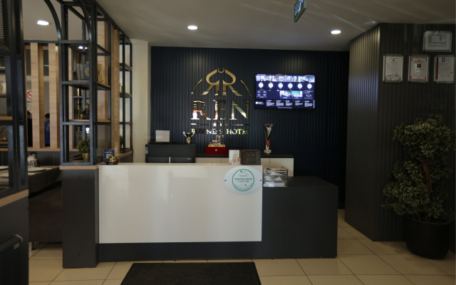 Отель Ren Business