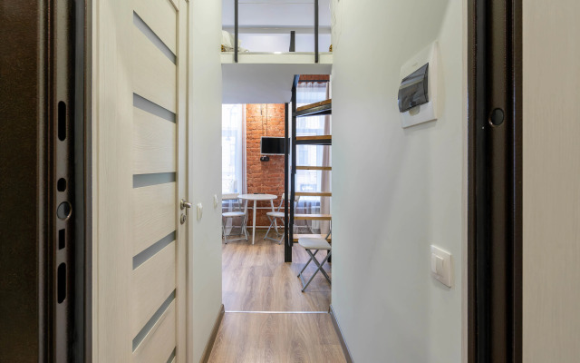 Квартира Просторная студия у Площади Восстания