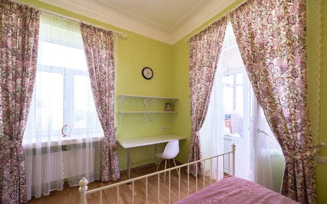 Apartments ARSENIKA near the metro and park, 10 minutes drive from the Kremlin