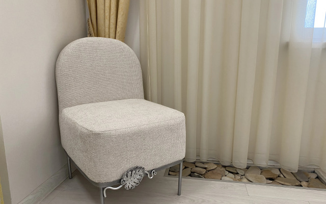 Апартаменты в современном стиле с камином