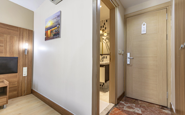 Elasophia Hotel