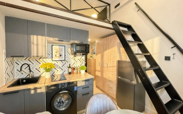 Апартаменты Стильная 2х-уровневая Cтудия рядом с метро Тульская