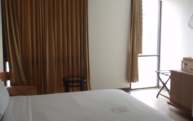 Sacha's Uno Hotel
