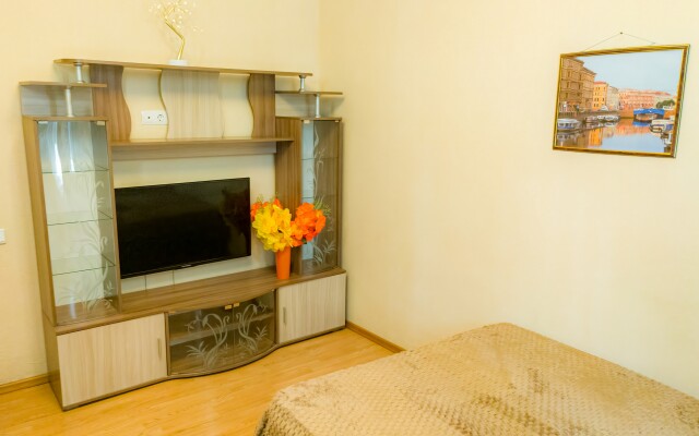 Апартаменты на площади Восстания