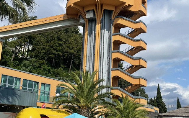 Dvuhkomnatnay s vidom na gory Apartments