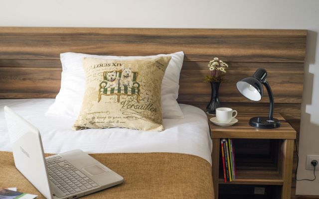 Day Room Art Hotel