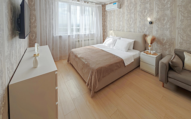 S Potryasayuschim Vidom Na Reku Volgu I Gory Flat