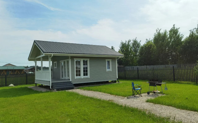 V Snetkovo U Ozera Private House