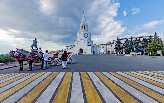 Kremlin Yellow Blue Flat