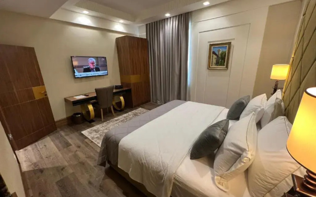 Golden Palace Hotel