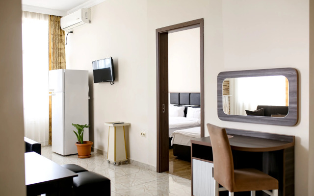 37B Apartments