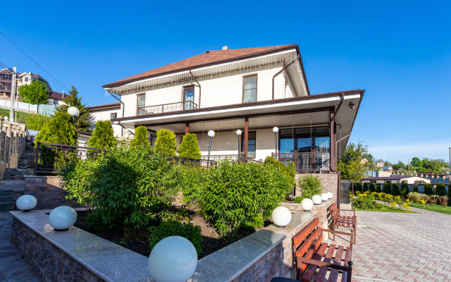 Vvedenskaya Usadba Guest House