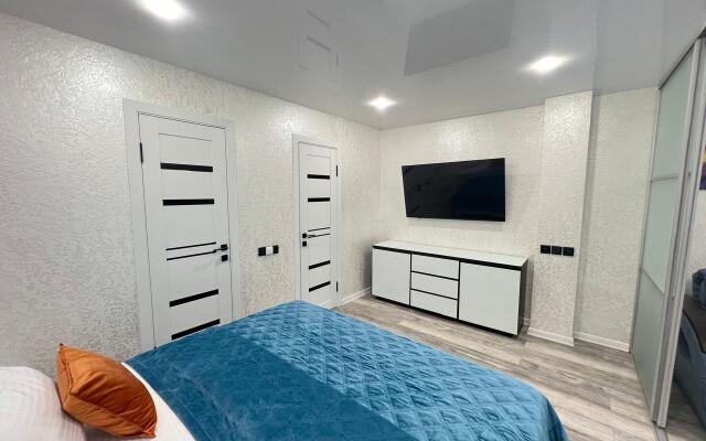 3 Komnatnye Apartamenty S Basseynom Apartments