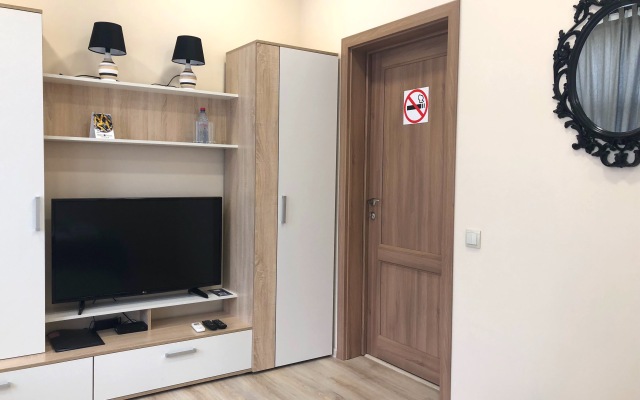 Plutus Hotel