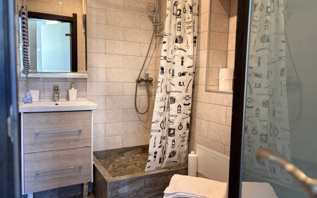 Квартира Cтудия-мансарда в центре у канала