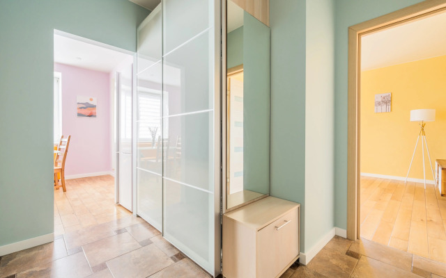 Квартира Просторная квартира с двумя отдельными спальнями и кухней