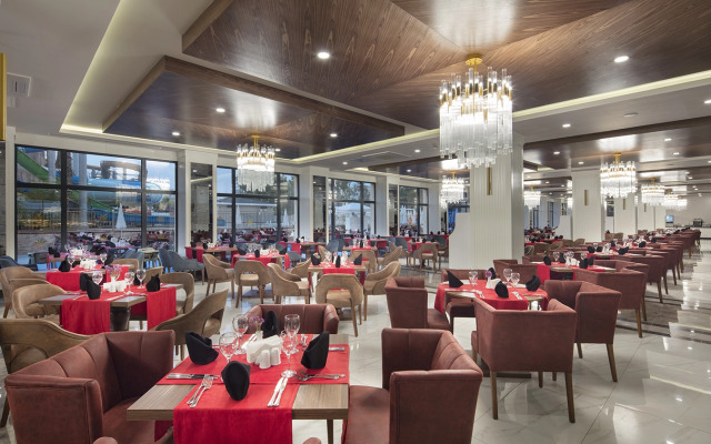 Aydinbey Queen's Palace & Spa - Ultra All Inclusive Resort