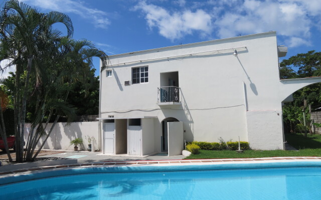 Отель Albri by Rotamundos