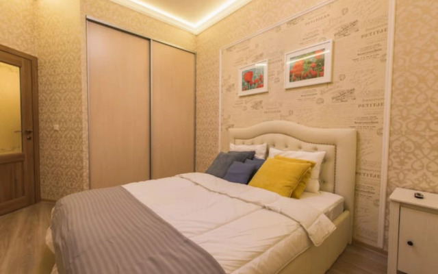 Samotsvet 15 Na Kievskoy 3 Apartments