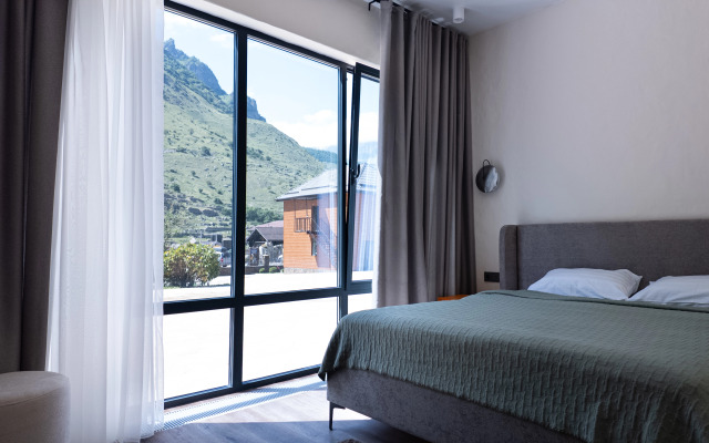 Отель Караван