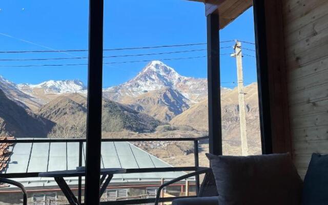 Gostevoy Dom Twin Cottages Kazbegi