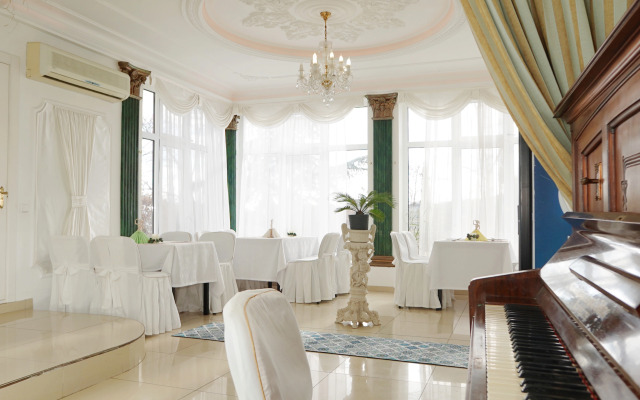 Bon Maison  Boutique Hotel