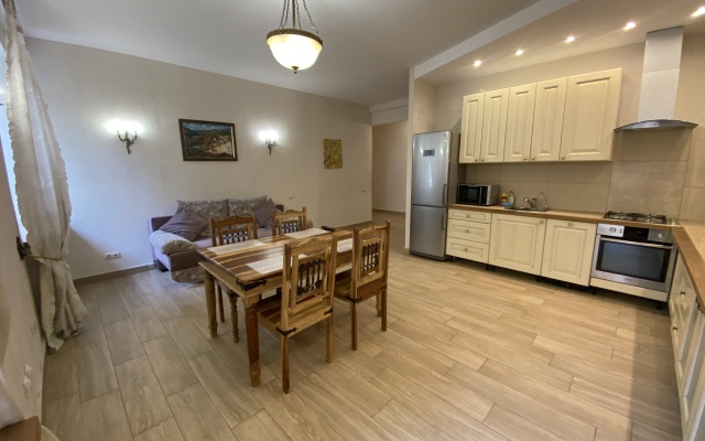 Trekhkomnatnye na Bolshoj Morskoj 33 Apartments