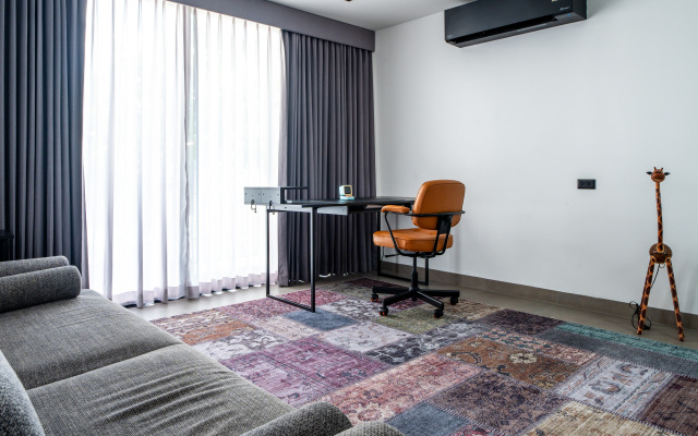 Laguna Park 4BR with Pool by NLA Villa