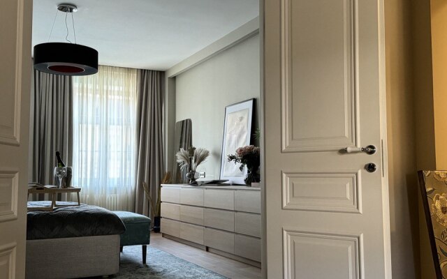 Апартаменты D apartments на Большой Морской