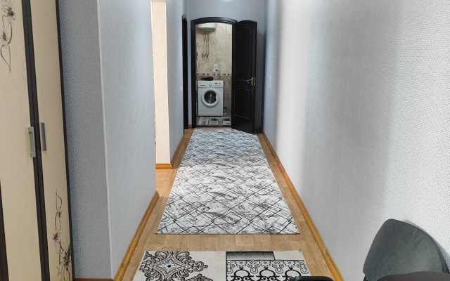 Prostornye Dvukhkomnatnye V Tsentre Bishkeka Apartments