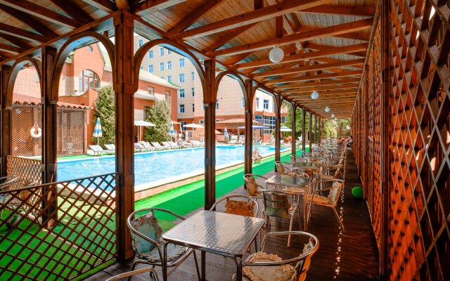 Kiparis Hotel