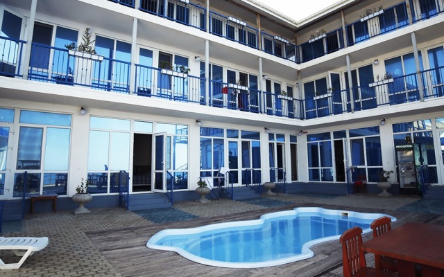 Dolphin Tourist Hotel