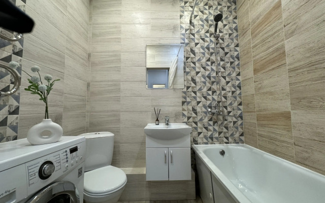 V ZHK Entuziastov Apartments