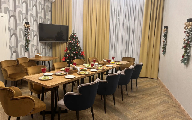 Kristall Hotel