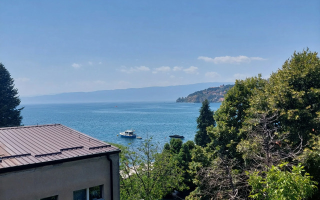 Lake Side City Center Apartments