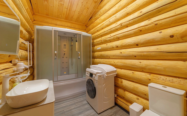 Частный дом в поселке Разливы-1, 8Б