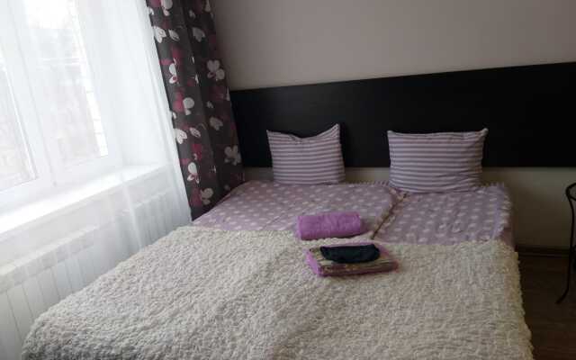 Parizh Na Shkolnoy Apartments