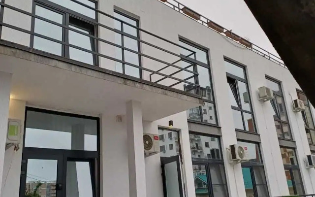 Na Krymskoy Ulitse 49 Flat