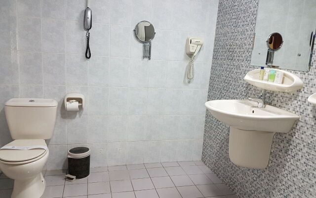 Nejoum Al Emarate Hotel