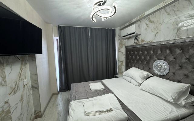 3-Kh Mestnye u Chernogo Morya Lenina 219/5 Apartments