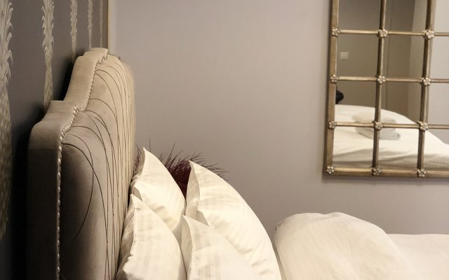 Апартаменты 4-комнатные HomeApart Сторожовская, 6