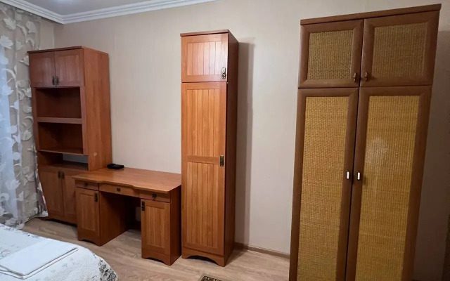 Abaia 61 Zamechatelnaya 4kh Komnatnaya Flat